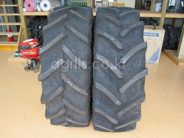 BKT 트랙터용 타이어 <b>13.6-28</b>(래디얼광폭 380/70 R28) 사진1