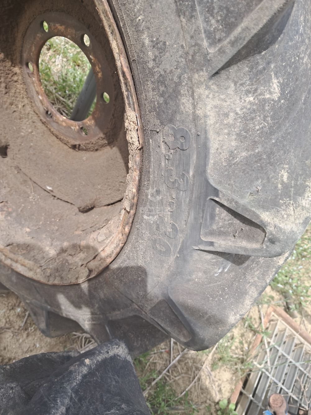 TYM 트랙터 TA5240 타이어 사진2