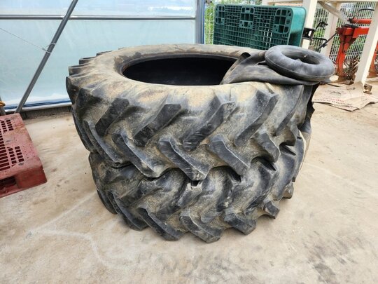 Daedong Tractor D852 (85hp) Tire 16.9-34 사진1