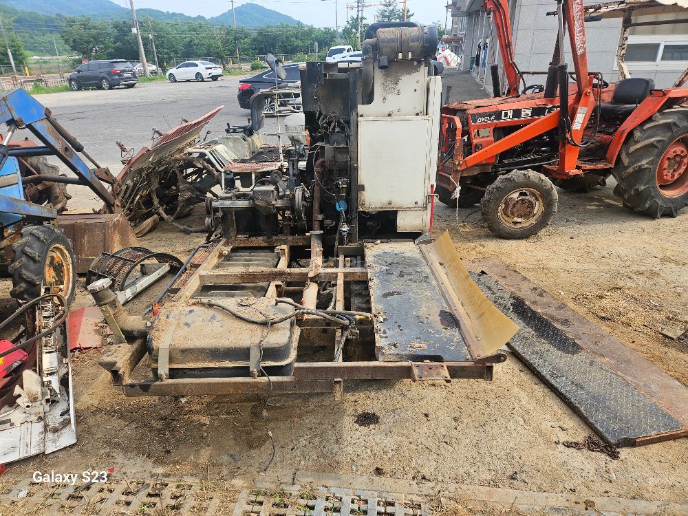 Kukje Combine Harvester KC475 (3Rows) 트렌스Transmission Engine 사진2