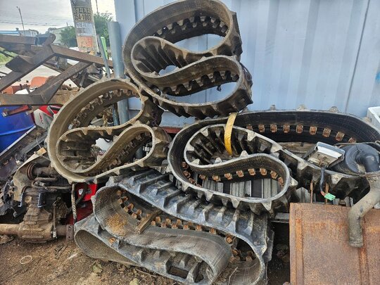 Kukje Combine Harvester KC475 (3Rows) 크로울러 Track 사진1