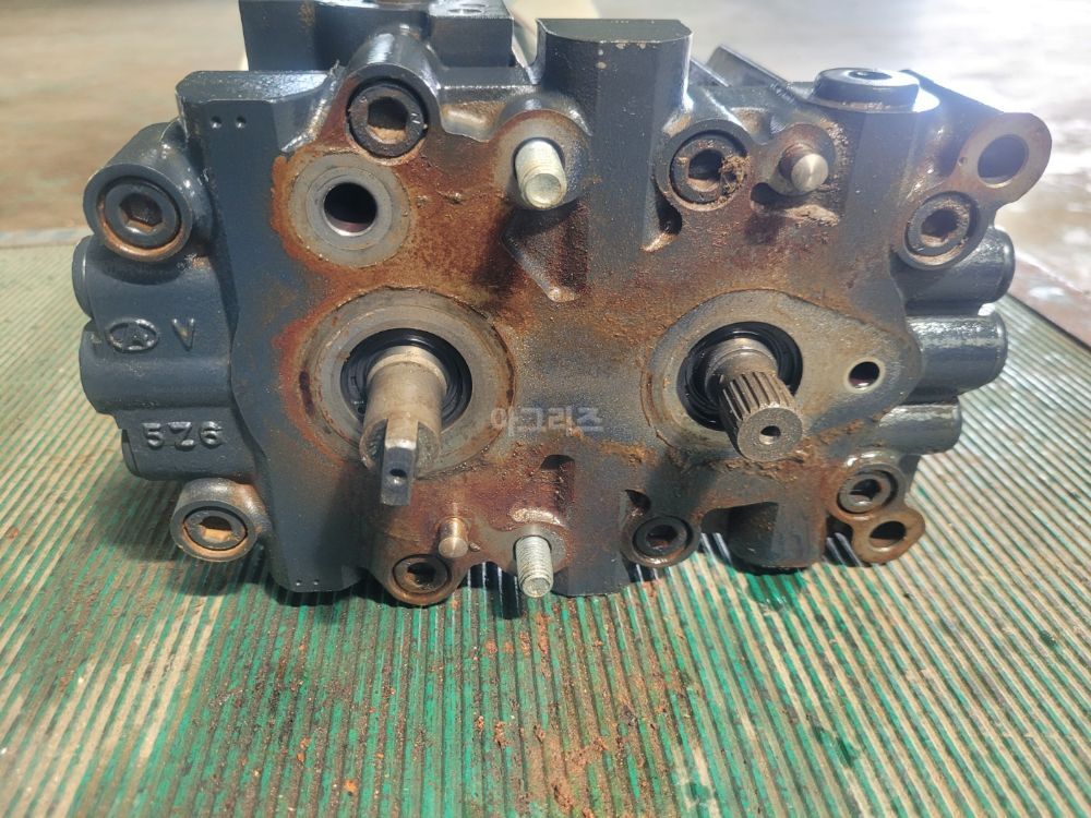 TYM 이세키 이앙기 NP80DL (8조식) HST유압펌프 ASSY 사진2