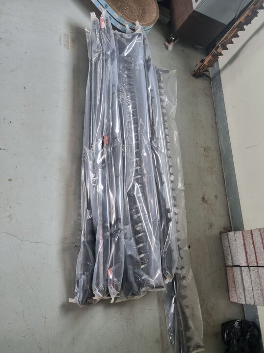 대동 콤바인 DSM72 (4조식) 예취날 사진1