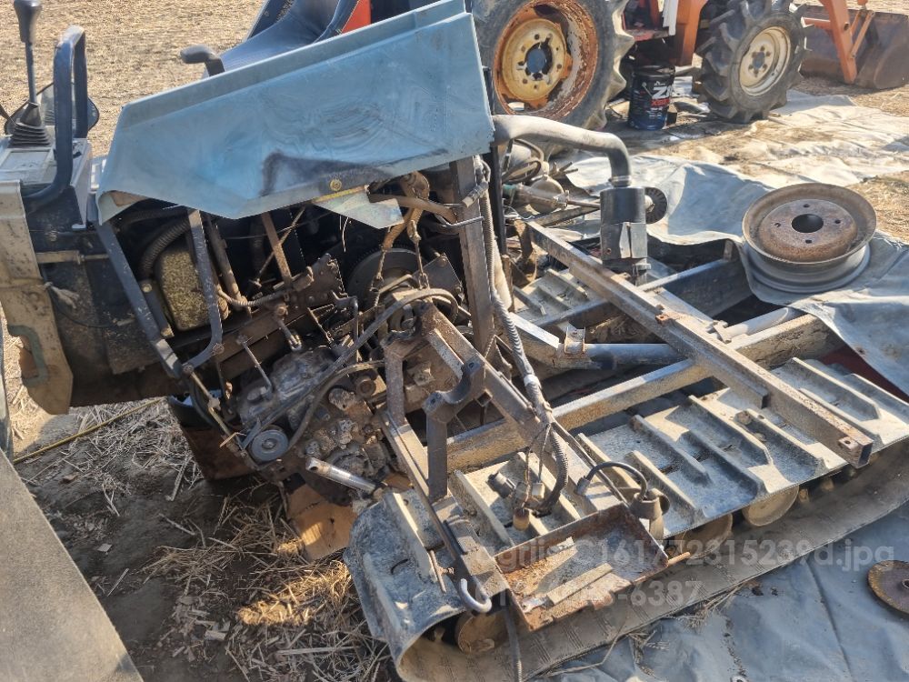 대동 콤바인 R1-191A (2조식) 엔진.밋숑.하체.궤도 사진2