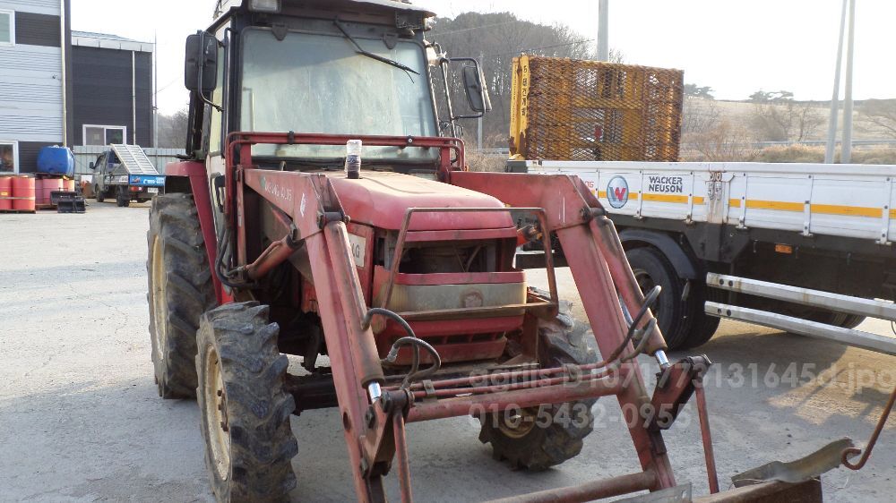 LS Tractor LT47 (47hp) Engine Loader 앞Axle 사진2