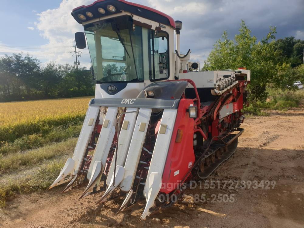 Kukje Combine Harvester DKC865 (5Rows) 사진1