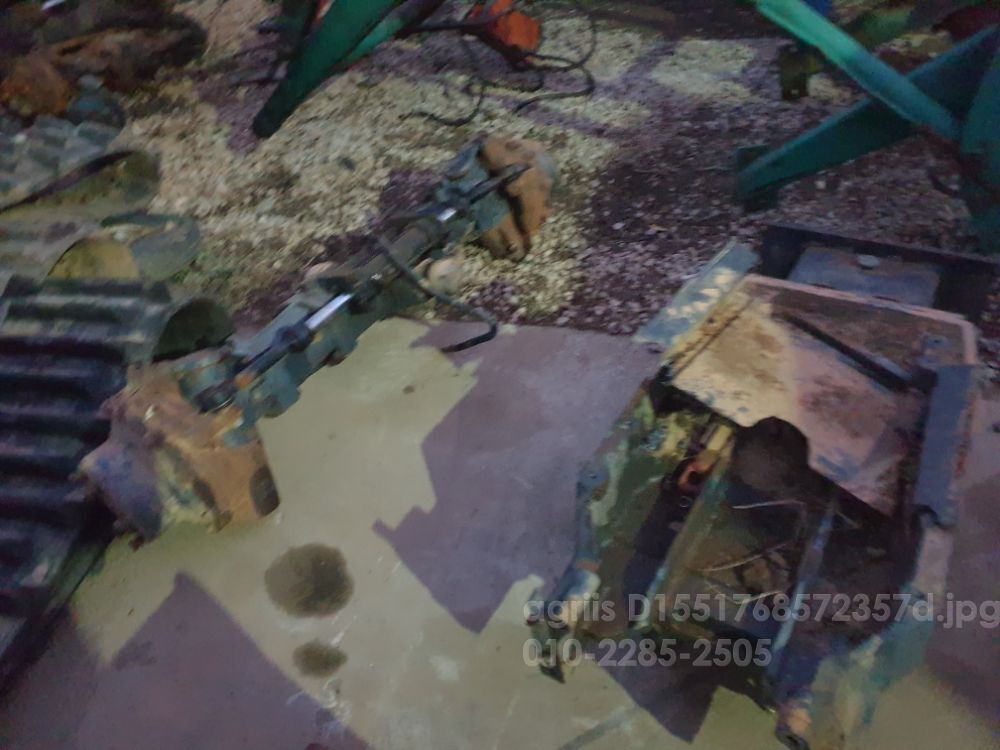 TYM 트랙터 T552 (55마력) 탑부품 앞차축 로다 사진2