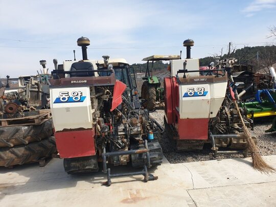 TYM Combine Harvester HU6500G (4Rows) 앞좌측면