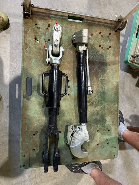 뉴홀랜드 트랙터 T6.145 (145마력) 탑링크, 로드리프트 (우) 사진1