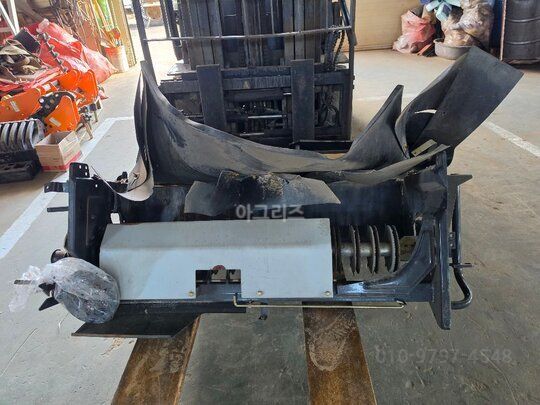 Daedong Combine Harvester DXM85 (5Rows) 카터부Main Body 사진1