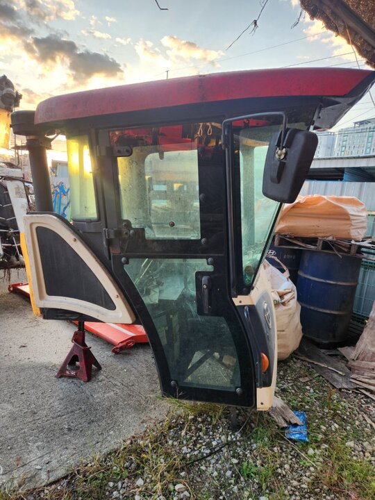 Daedong Combine Harvester DXM110GC (6Rows) 6조콤바인 CabinAssy 사진1