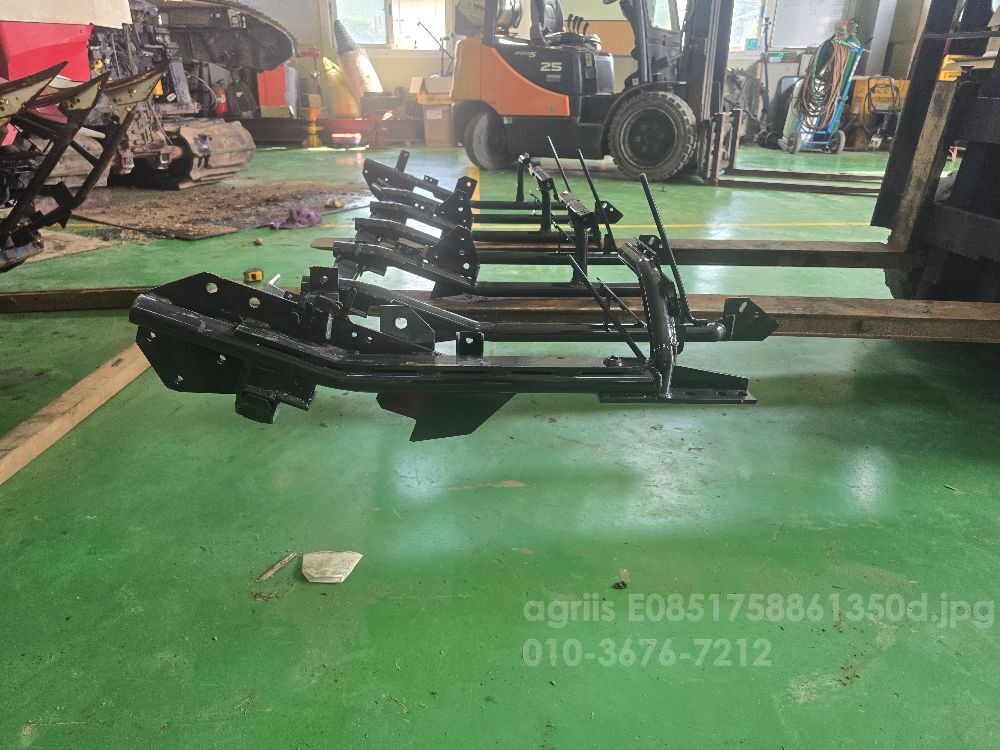 Yanmar Combine Harvester AW6114 (6Rows) 예취프래임 사진2