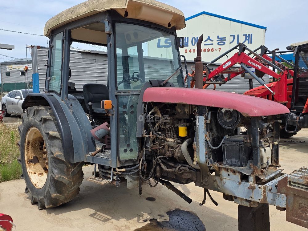 TYM 트랙터 T550 (55마력) 전체 사진2