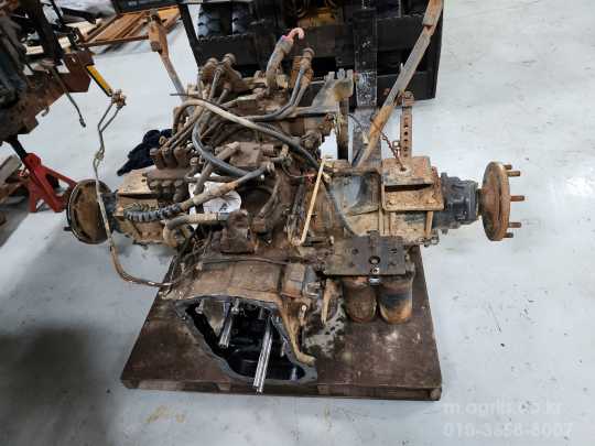 Daedong Tractor MX100 (100hp) MX100 프론트.리어TransmissionAssy 사진1
