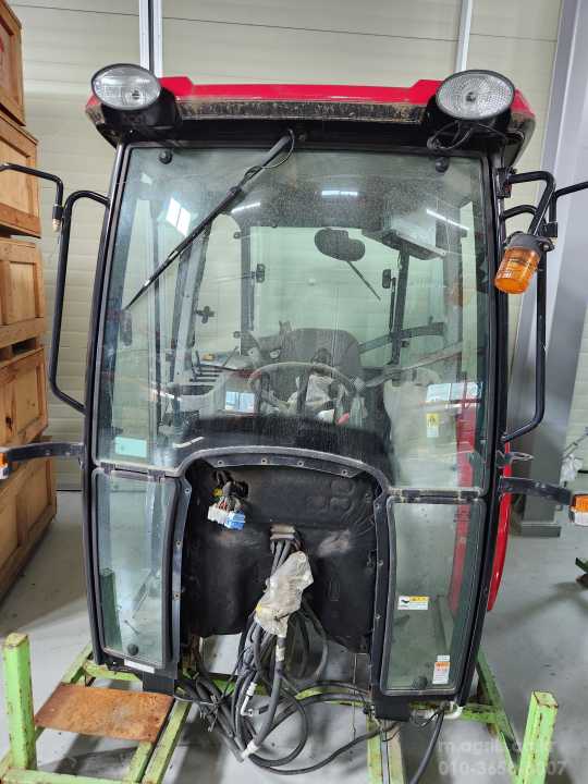 TYM 트랙터 X750 (75마력) 캐빈  사진1