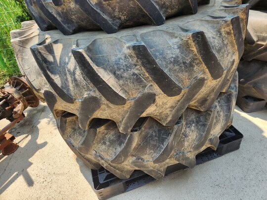 TYM Tractor T720 (72hp) Tire/WheelAssy16.9-30.2개 사진1