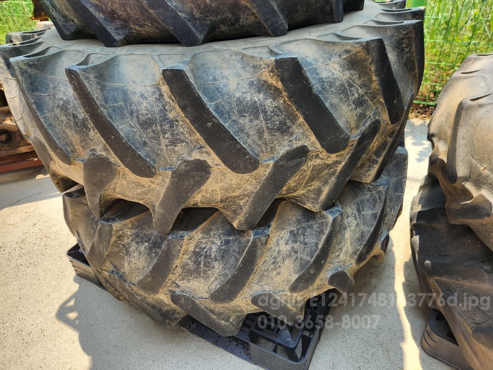 TYM Tractor T720 (72hp) Tire/WheelAssy16.9-30.2개 사진2