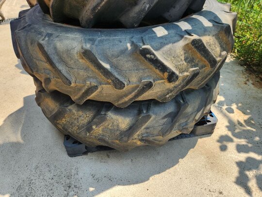 JohnDeere Tractor 5400 (68hp) Tire/WheelAssy13.6-36.2개 사진1