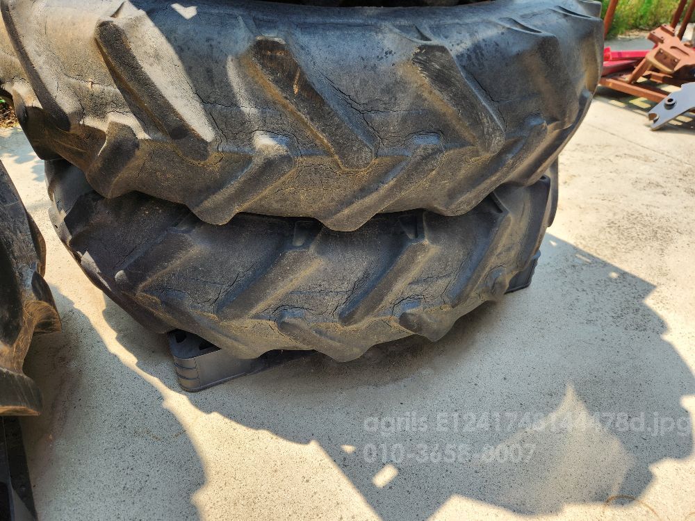 JohnDeere Tractor 5400 (68hp) Tire/WheelAssy13.6-36.2개 사진2