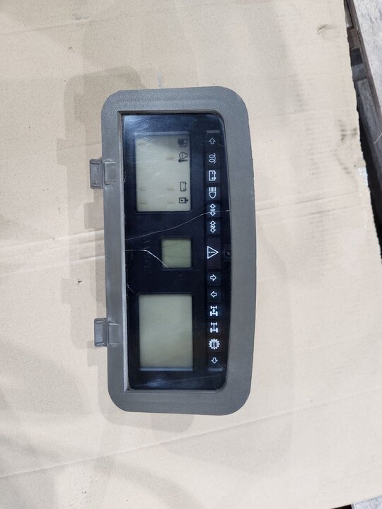 FENDT 트랙터 F716 계기판 사진1