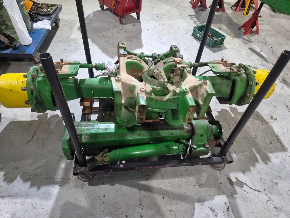 존디어 트랙터 7430 (165마력) John Deere 7430 TLS Front Axle Assembly Complete 사진2