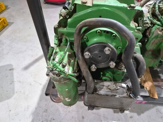 존디어 트랙터 7430 (165마력) John Deere 7430 AutoPowr Transmission Assembly 사진1