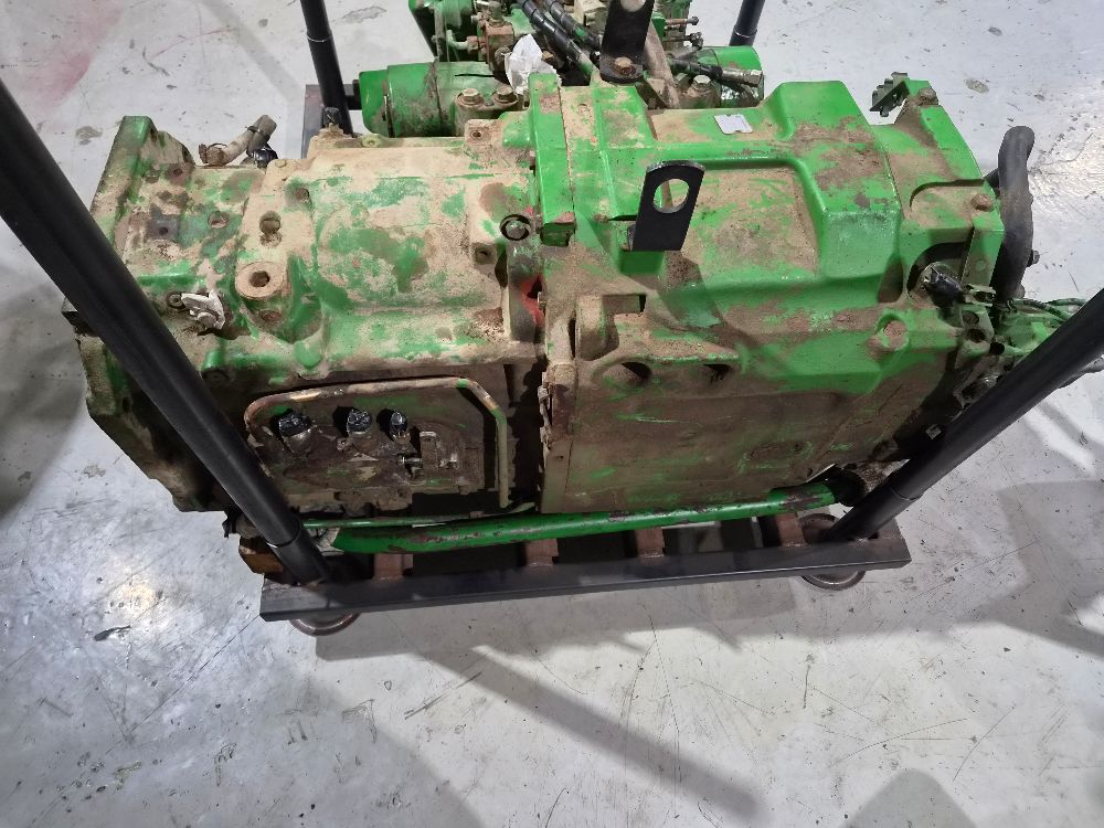 존디어 트랙터 7430 (165마력) John Deere 7430 AutoPowr Transmission Assembly 사진2