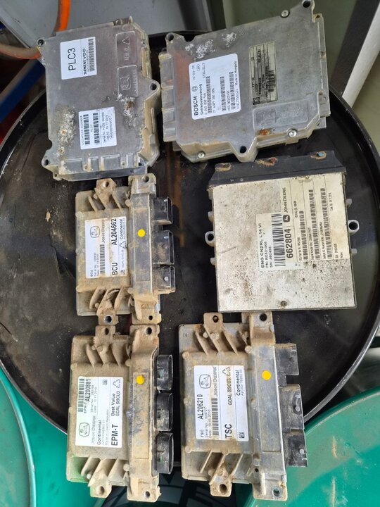 존디어 트랙터 7430 (165마력) lJohn Deere 7430 AutoPowr Harness Controller  사진1
