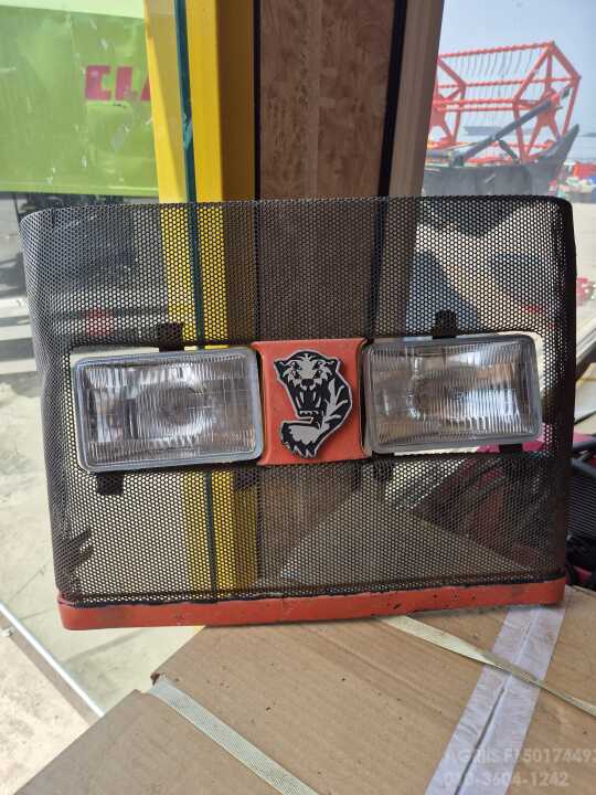 TYM 트랙터 T860 (86마력) 라이트카바 사진1