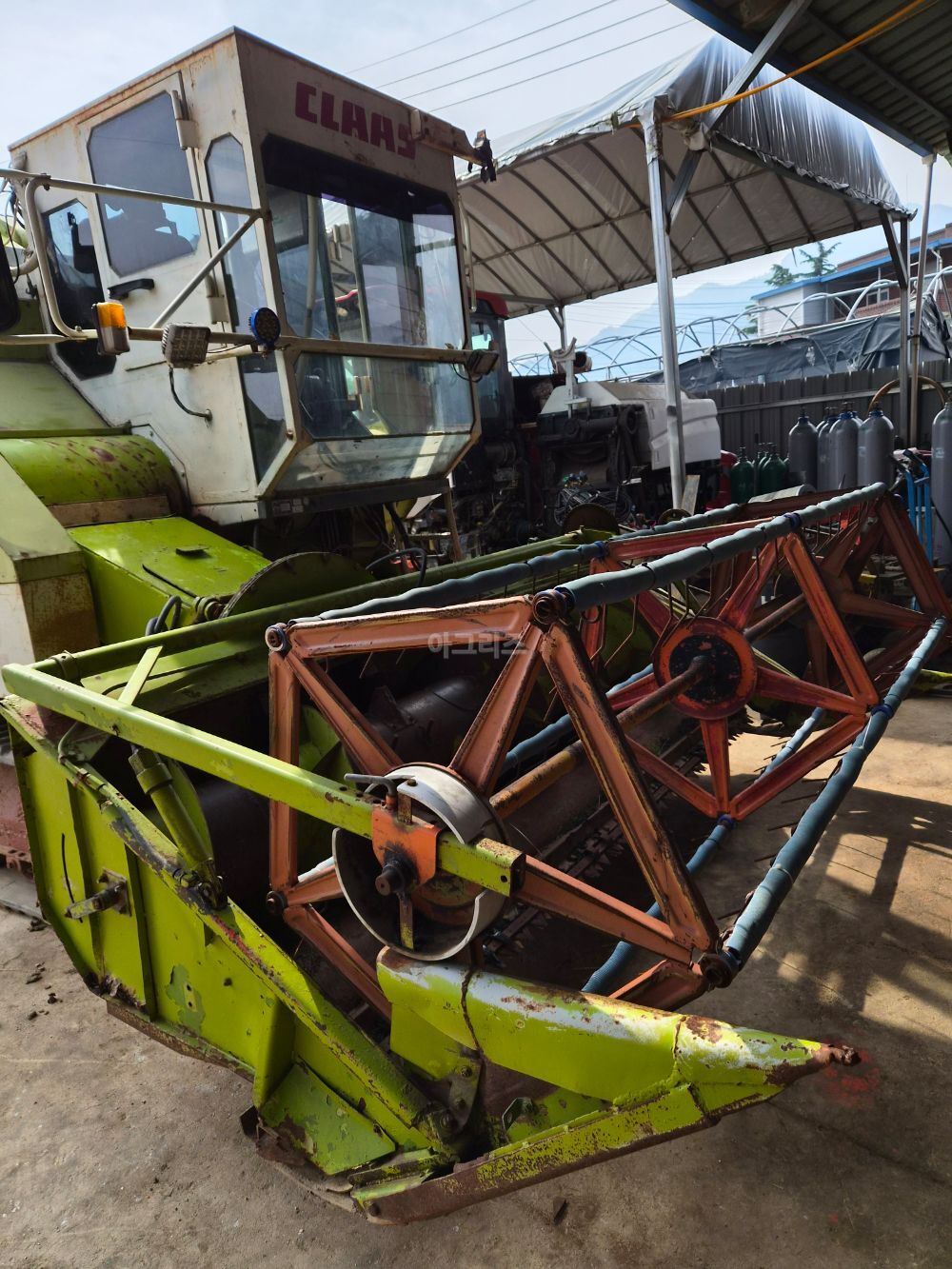 Shibaura Combine Harvester CT-2100A (보통형) Cutting Part Assy 사진2