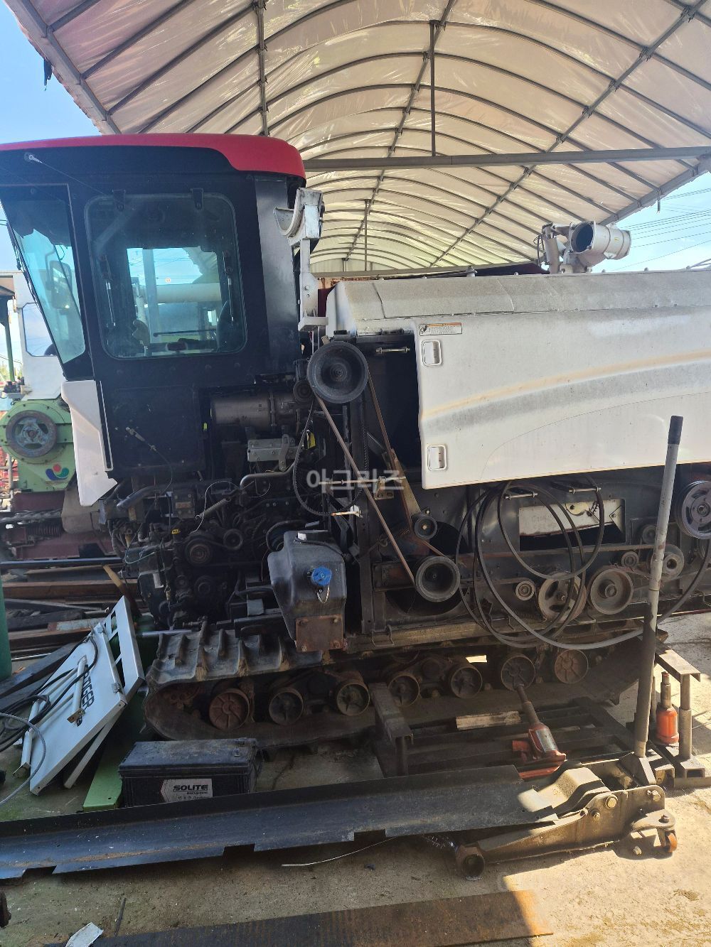 Kukje Combine Harvester KC6130 (6Rows) Engine.Transmission 사진2