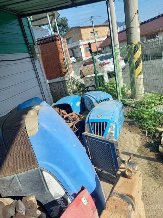 LS Tractor L7030 (85hp) 본네트 TD60DL7020L7030 사진1