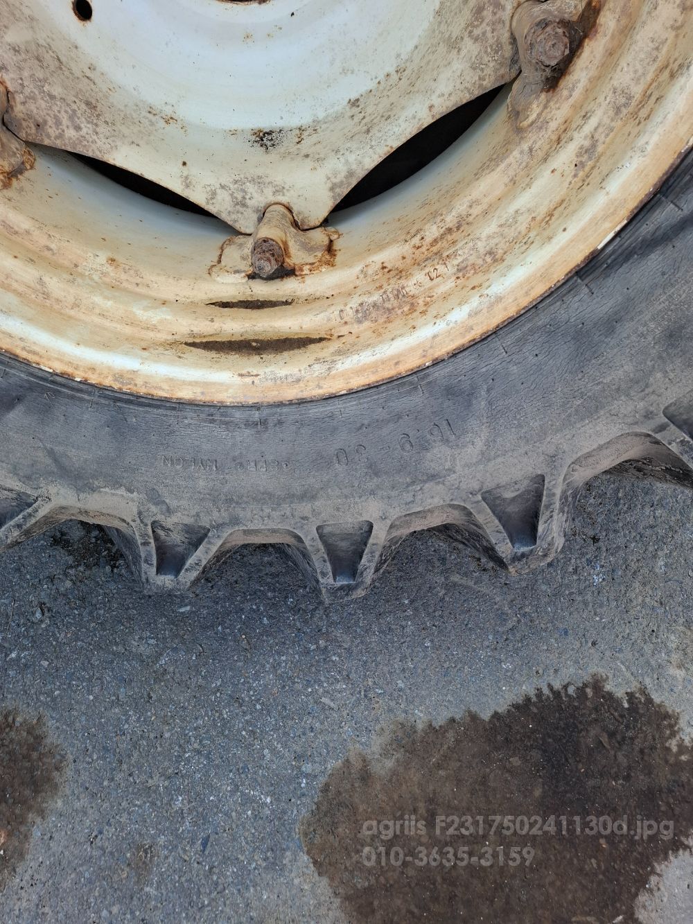 NewHolland Tractor TL80A (80hp) Tire 사진2