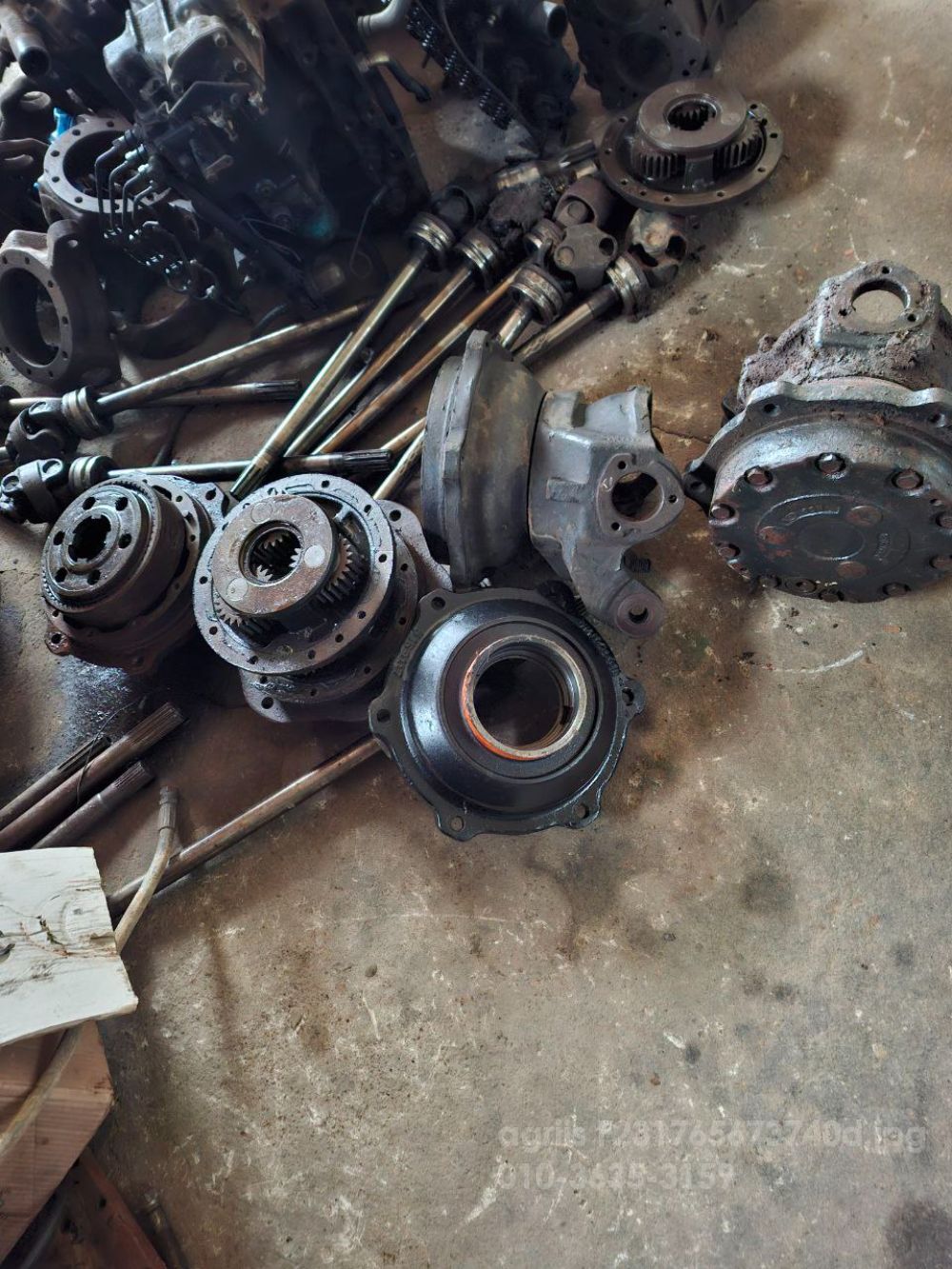 NewHolland Tractor TN75D (75hp) 앞Axle Assy 사진2