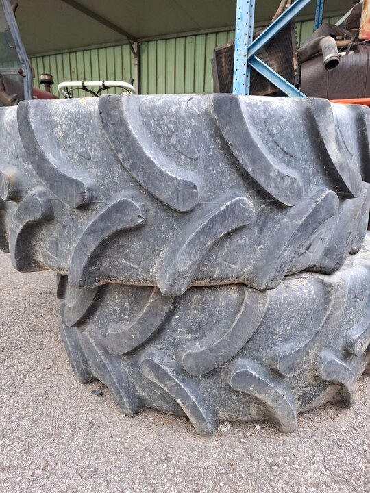Kubota Tractor M125 (125hp) Tire 사진1
