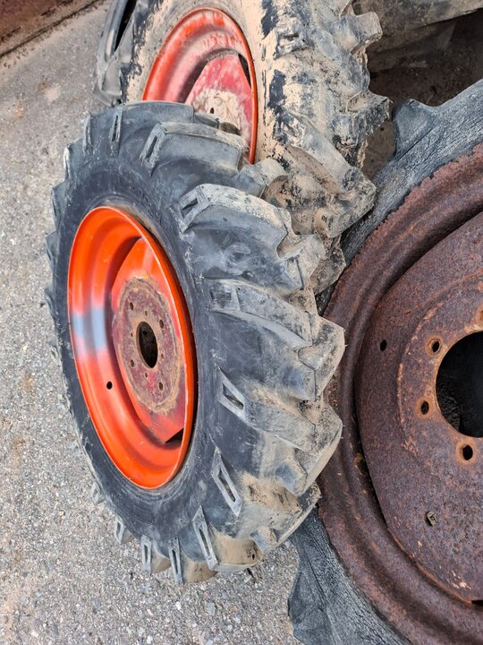  Tractor 트랙터  Tire 사진1