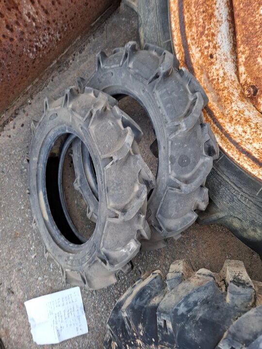  Tractor 트랙터  Tire 사진1
