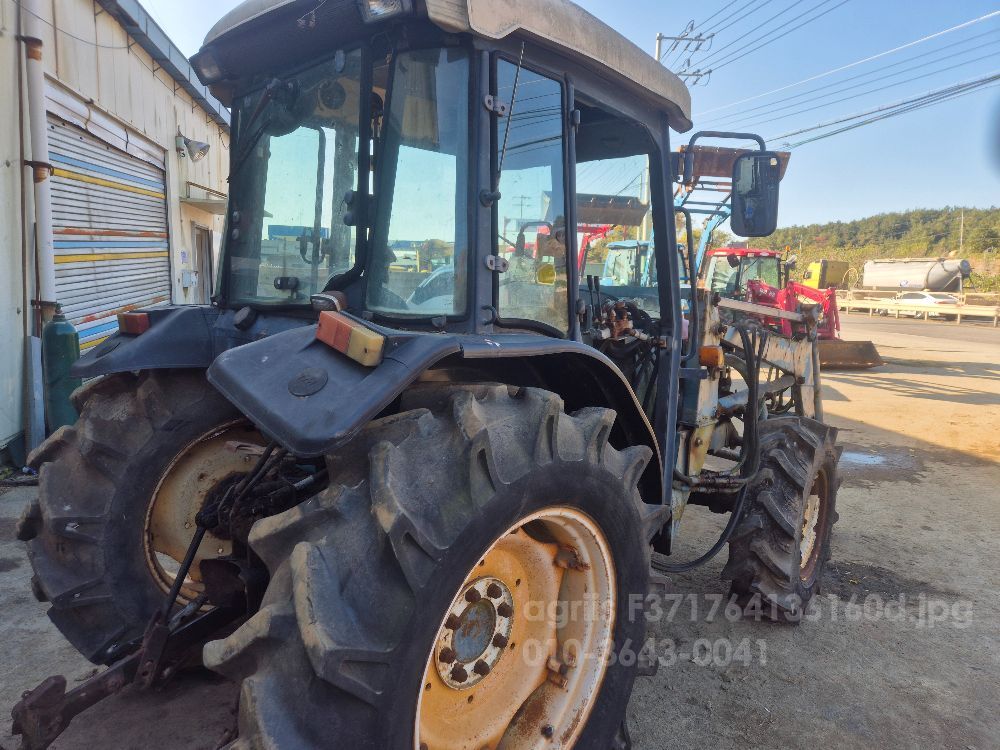 TYM 트랙터 트랙터 엔진 미숀 타이어 로더 전체부품 사진2