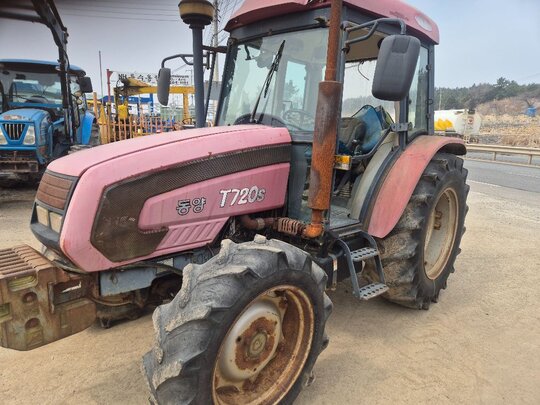 TYM 트랙터 T720 (72마력) 엔진 미숀 전체부품  사진1