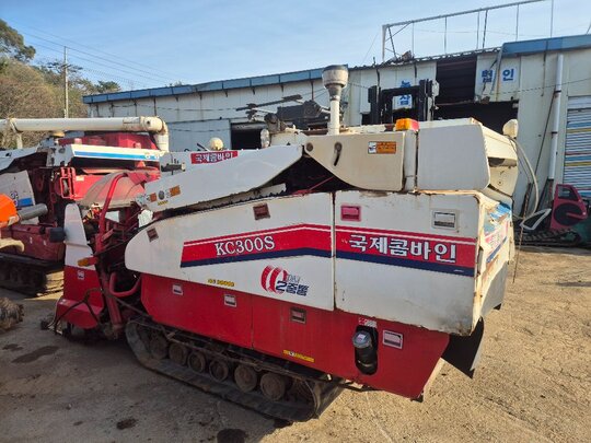 국제 콤바인 KC300S (3조식) 엔진 미숀 괘도 전체부품  사진1