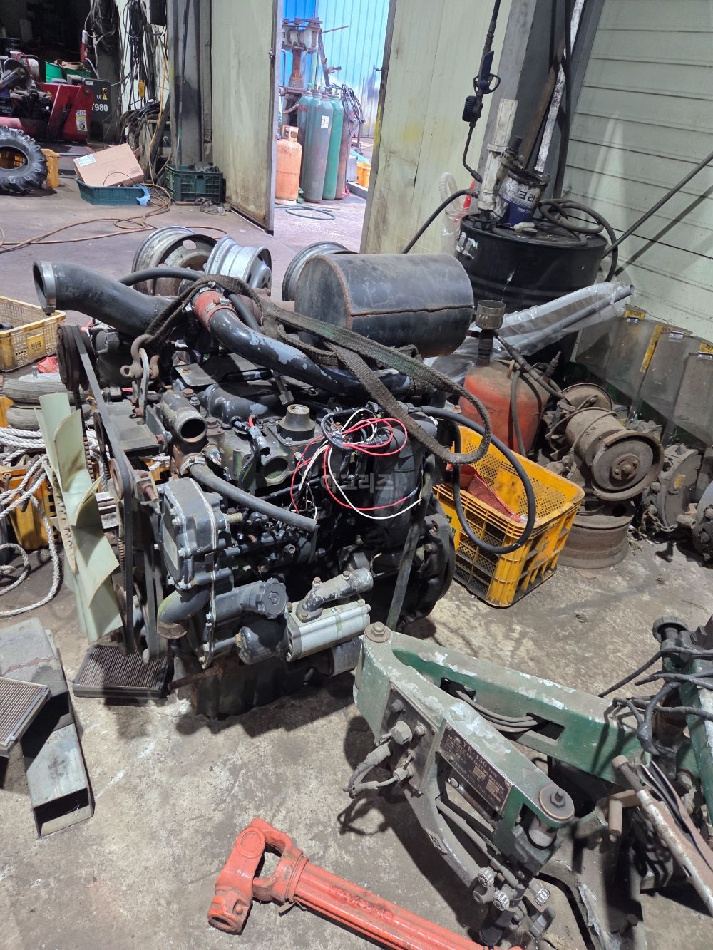 TYM 트랙터 T1003 (100마력) 엔진부품 사진2