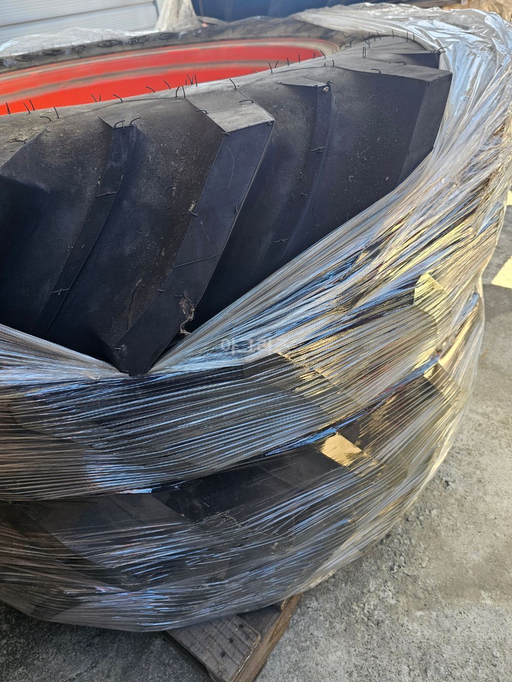 Kubota Tractor M125X (125hp) Tire 사진2