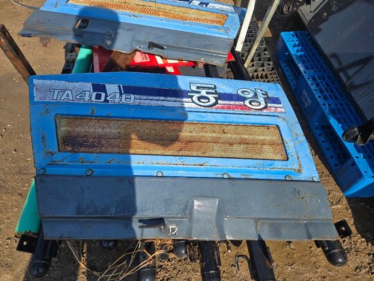 TYM 트랙터 TA4040 (41마력) 엔진커버 사진1