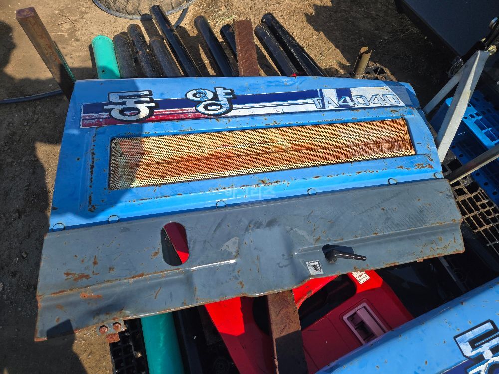 TYM 트랙터 TA4040 (41마력) 엔진커버 사진2