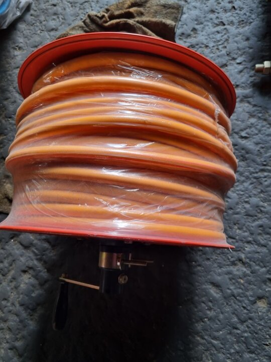 범양 8.5분무기호스호스릴 8.5동력분무기호스100m호스릴 분무기호스+호스릴조합+회전자조립세트 사진1