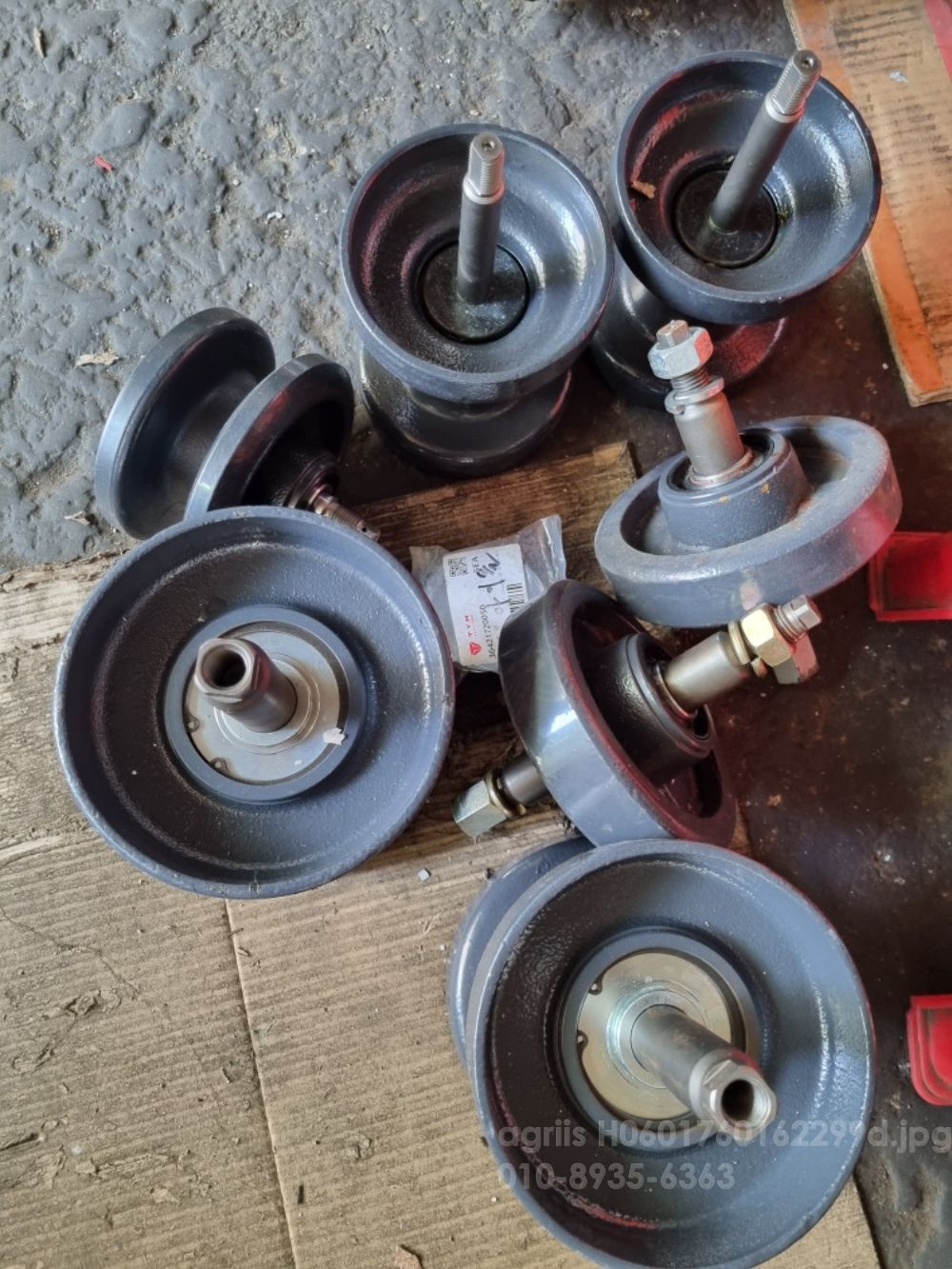 TYM Combine Harvester C805G (5Rows) 콤바인로울러(180)트랙로울러 사진2