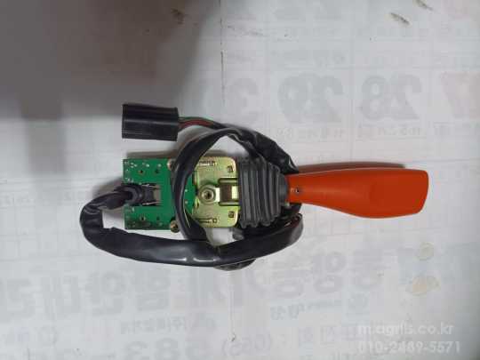 TYM 트랙터 TX1003  803  853 전후진스위치 사진1