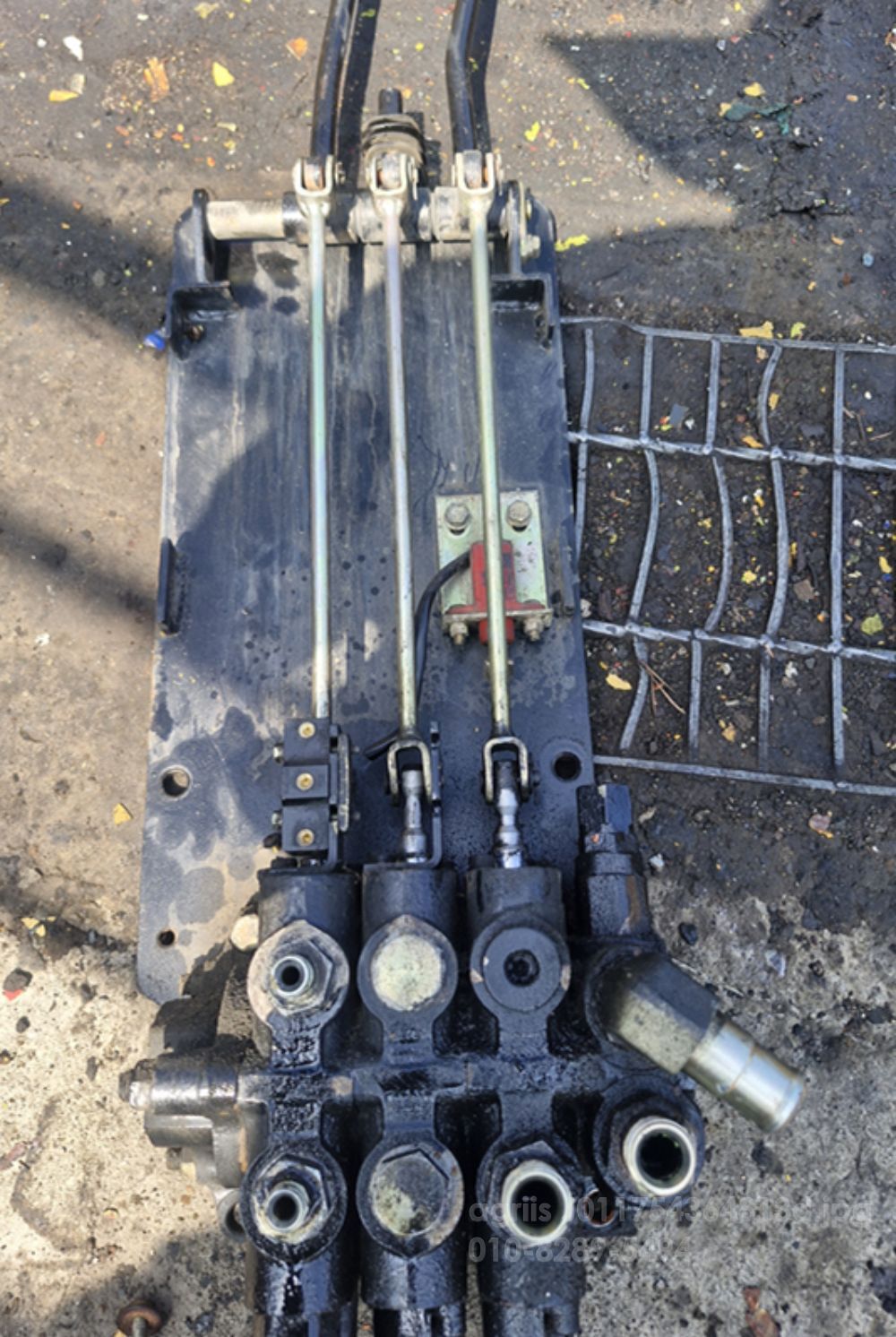  Forklift 유압 콘크롤 레버3스플 부품팔아요  Forklift 유압 콘크롤 레버3스플 Spare Parts팔아요 사진2