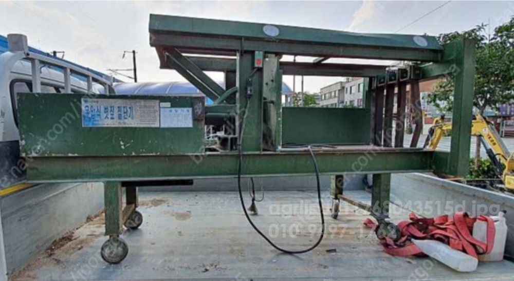  유압식 볏짚 절단기 유압식 볏짚 절단기  . 사진2