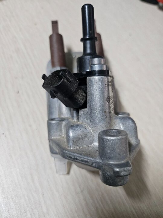 국제 콤바인 KC6130 (6조식) 요소수 사진1